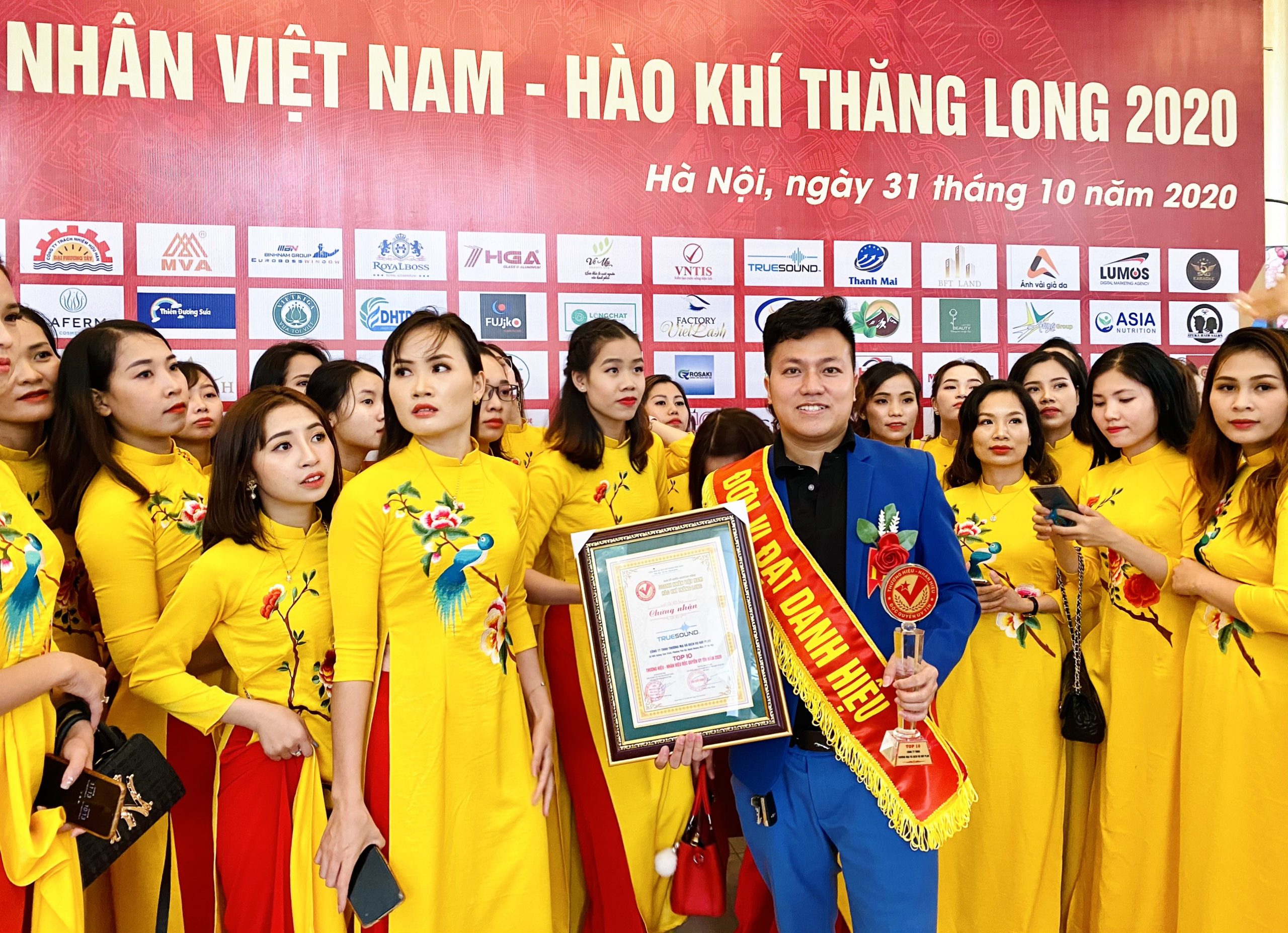 HIẾU AUDIO Sản Xuất Kinh Doanh Thiết Bị Điện Tử Và Âm Thanh – Đầu Máy Karaoke Online – Màn Hình Cảm Ứng Thương Hiệu SmartK – Uy Tín – Chất Lượng