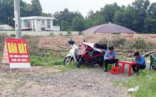 Môi giới “tay ngang” kể chuyện “tay không bắt giặc”, kiếm tiền tỷ nhờ cơn sốt đất nền