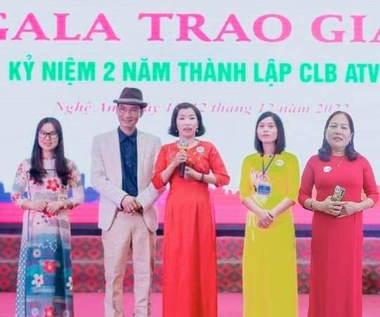 Thằng Hách Dịch Bùng tiền báo