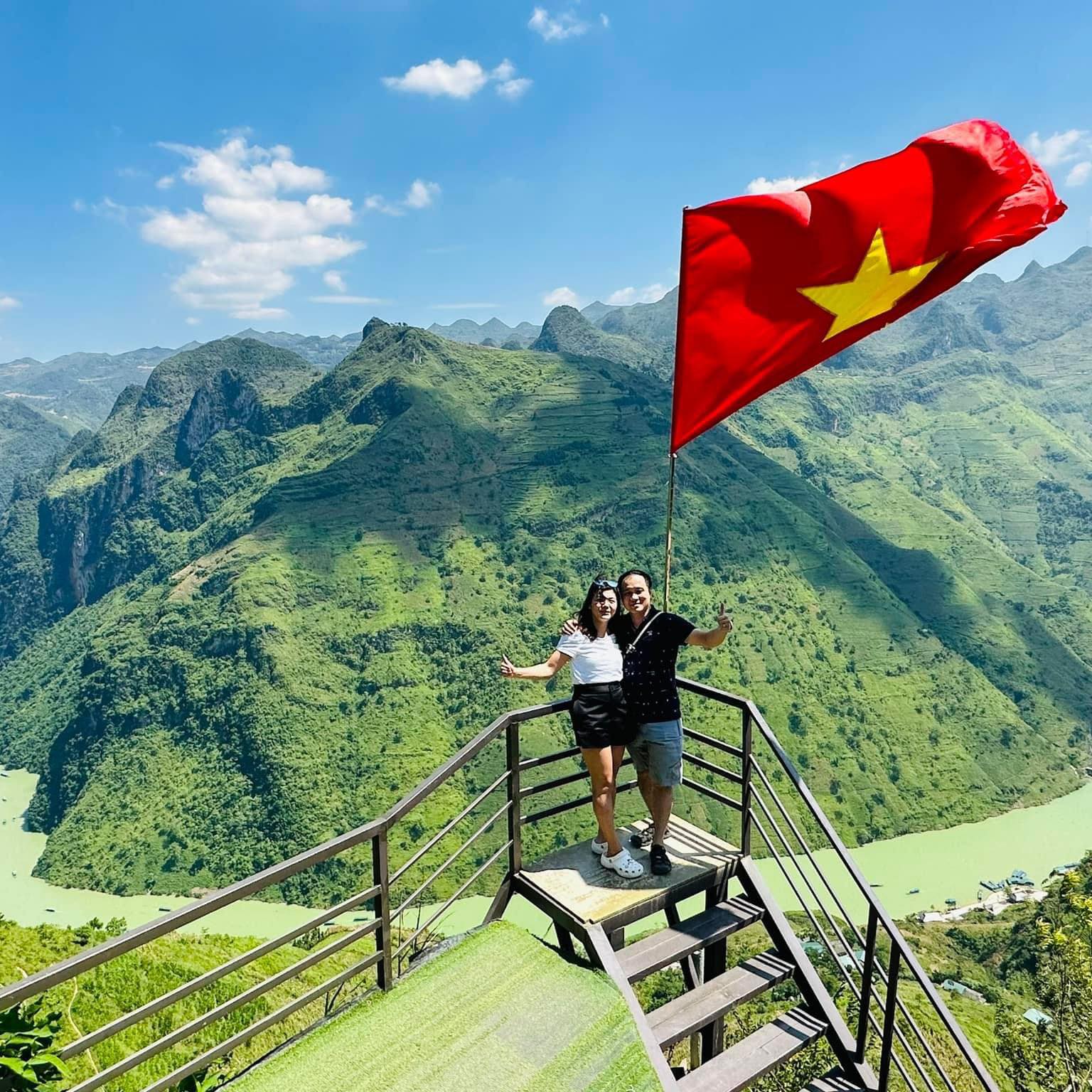 “Anh Bùi Ngọc Quang: Giáo Viên Dạy Guitar – Sáng Tạo và Đam Mê Âm Nhạc”